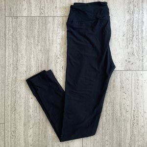 NWT- Women’s Black LuLaRoe Legging. One size.